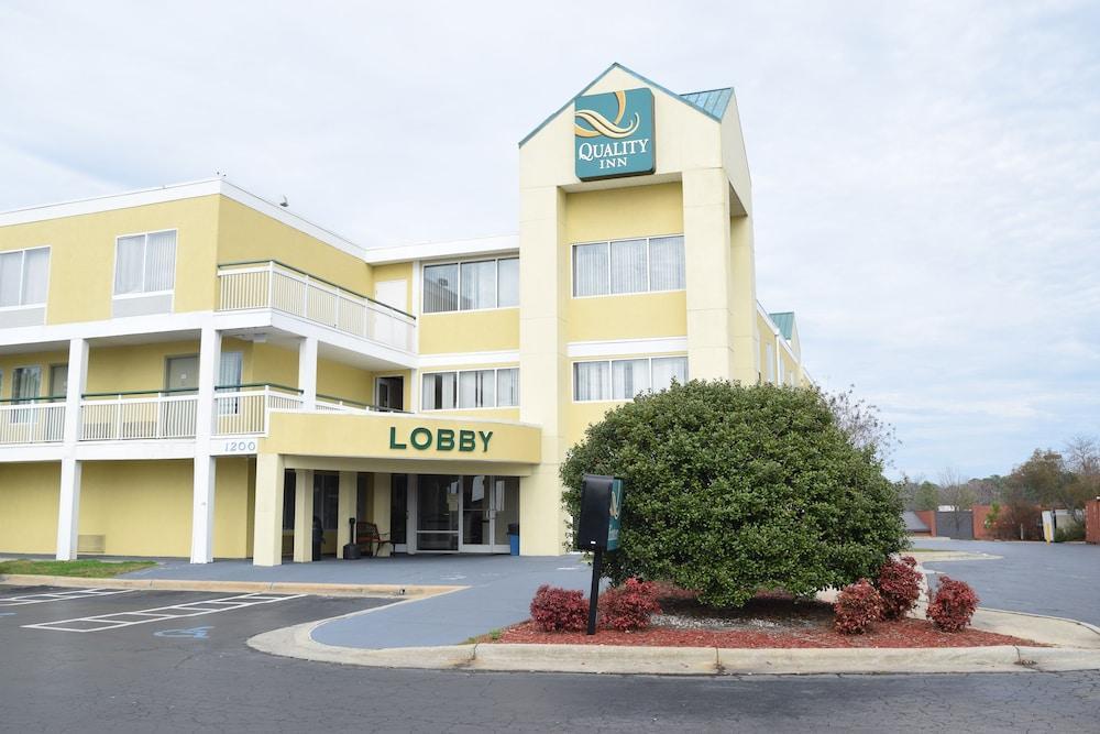 Quality Inn Rocky Mount Exteriör bild