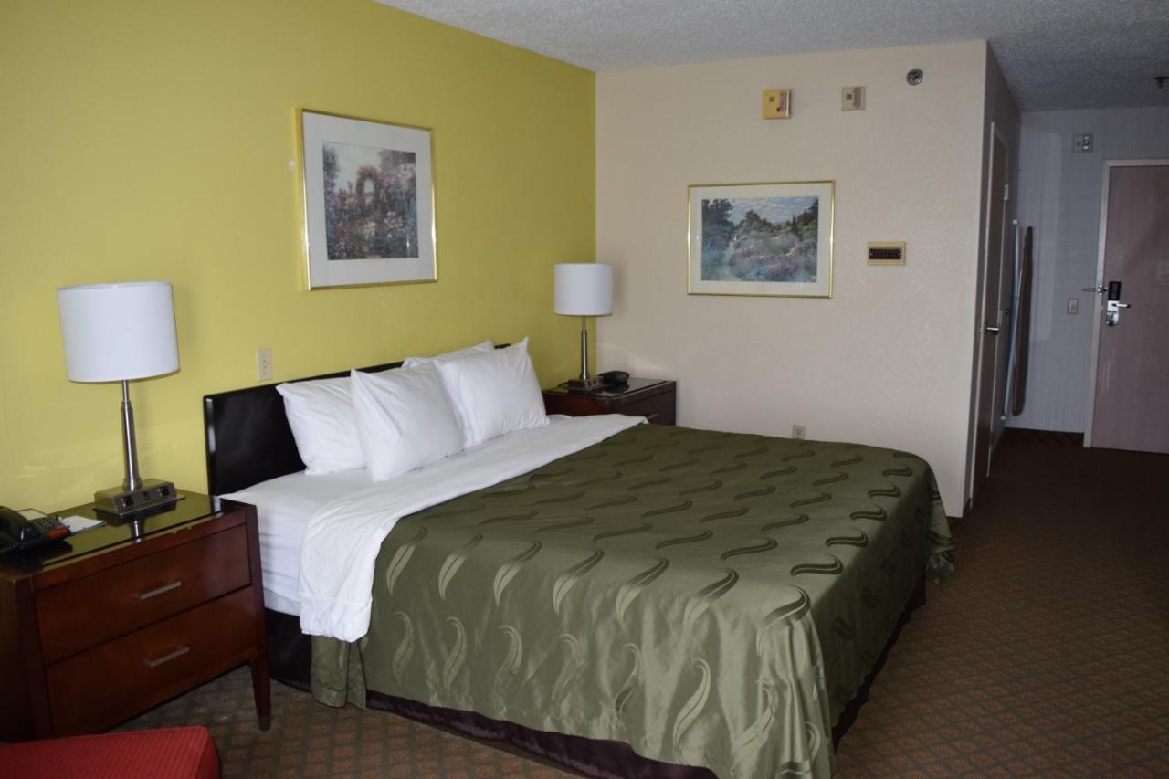 Quality Inn Rocky Mount Exteriör bild