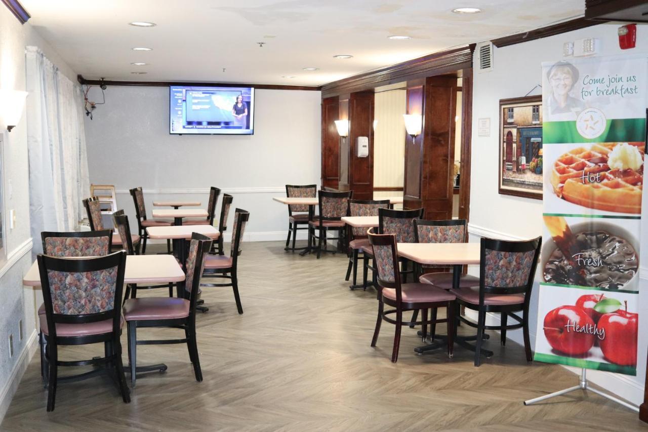 Quality Inn Rocky Mount Exteriör bild