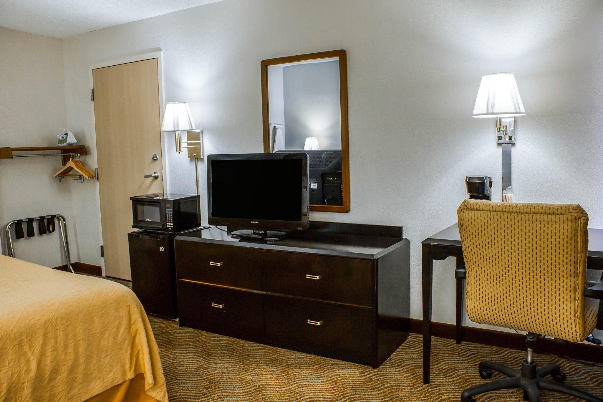 Quality Inn Rocky Mount Exteriör bild