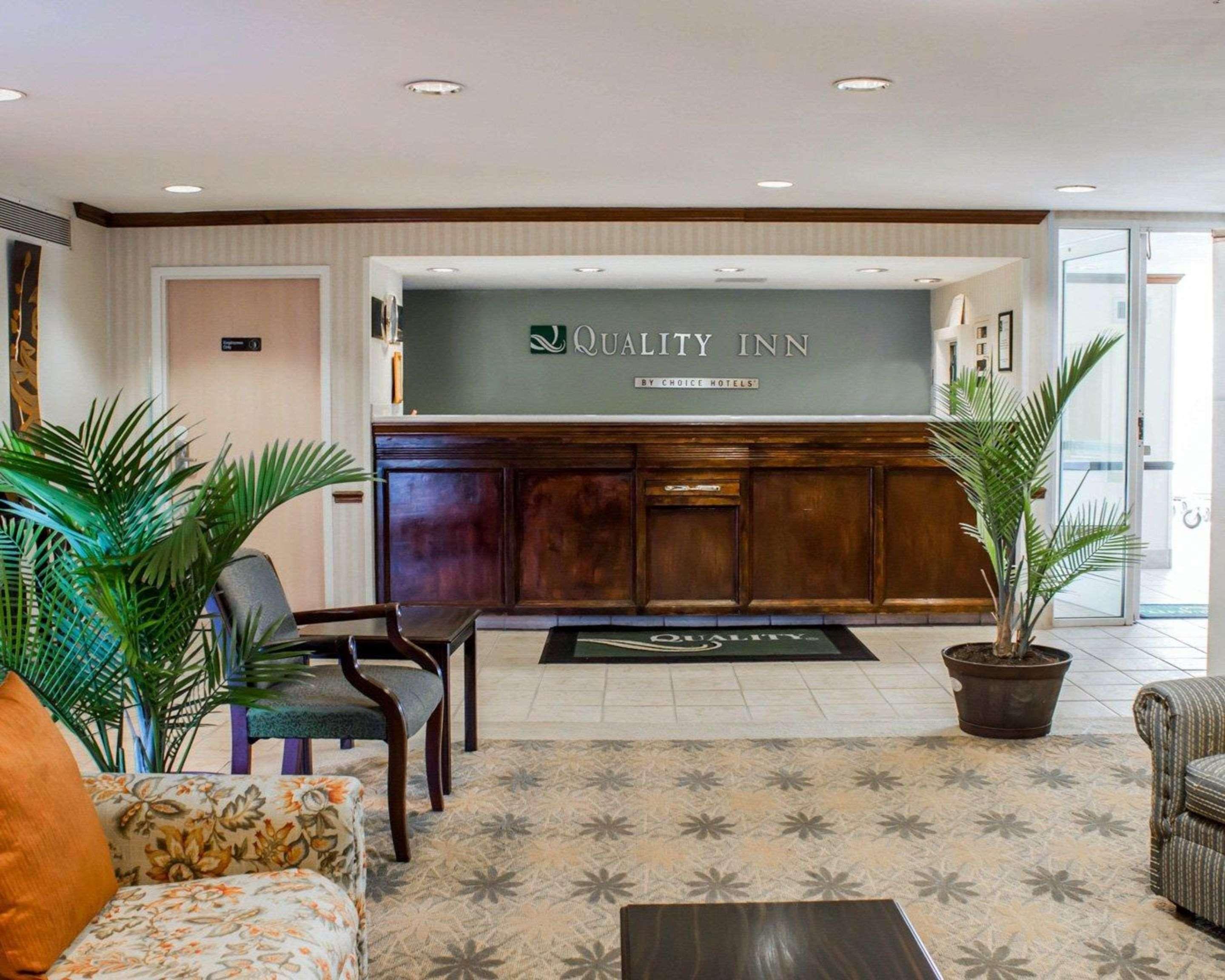 Quality Inn Rocky Mount Exteriör bild