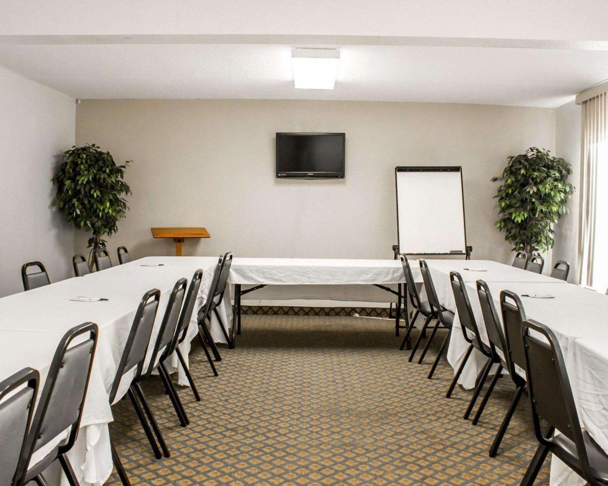 Quality Inn Rocky Mount Exteriör bild