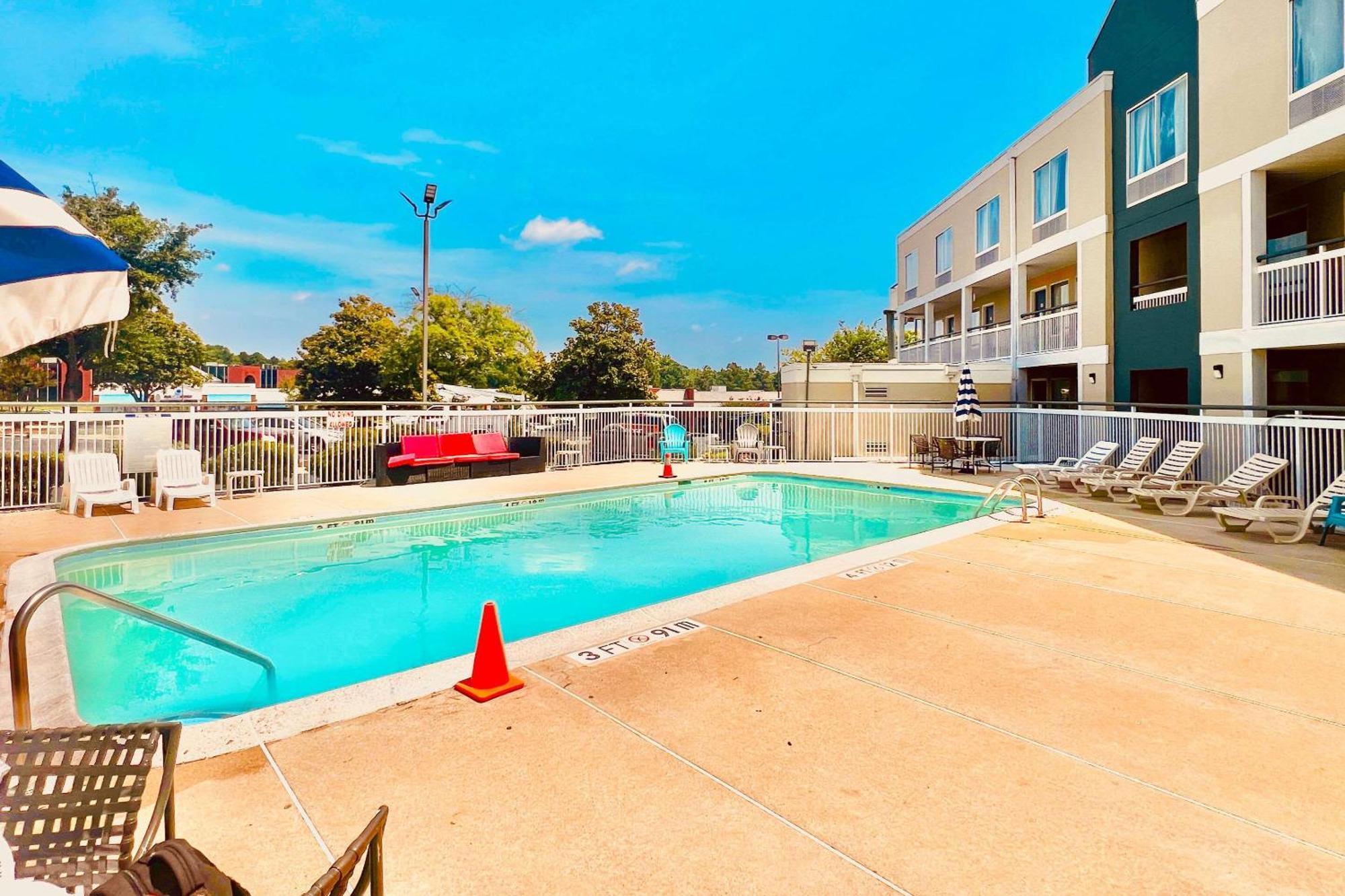 Quality Inn Rocky Mount Exteriör bild