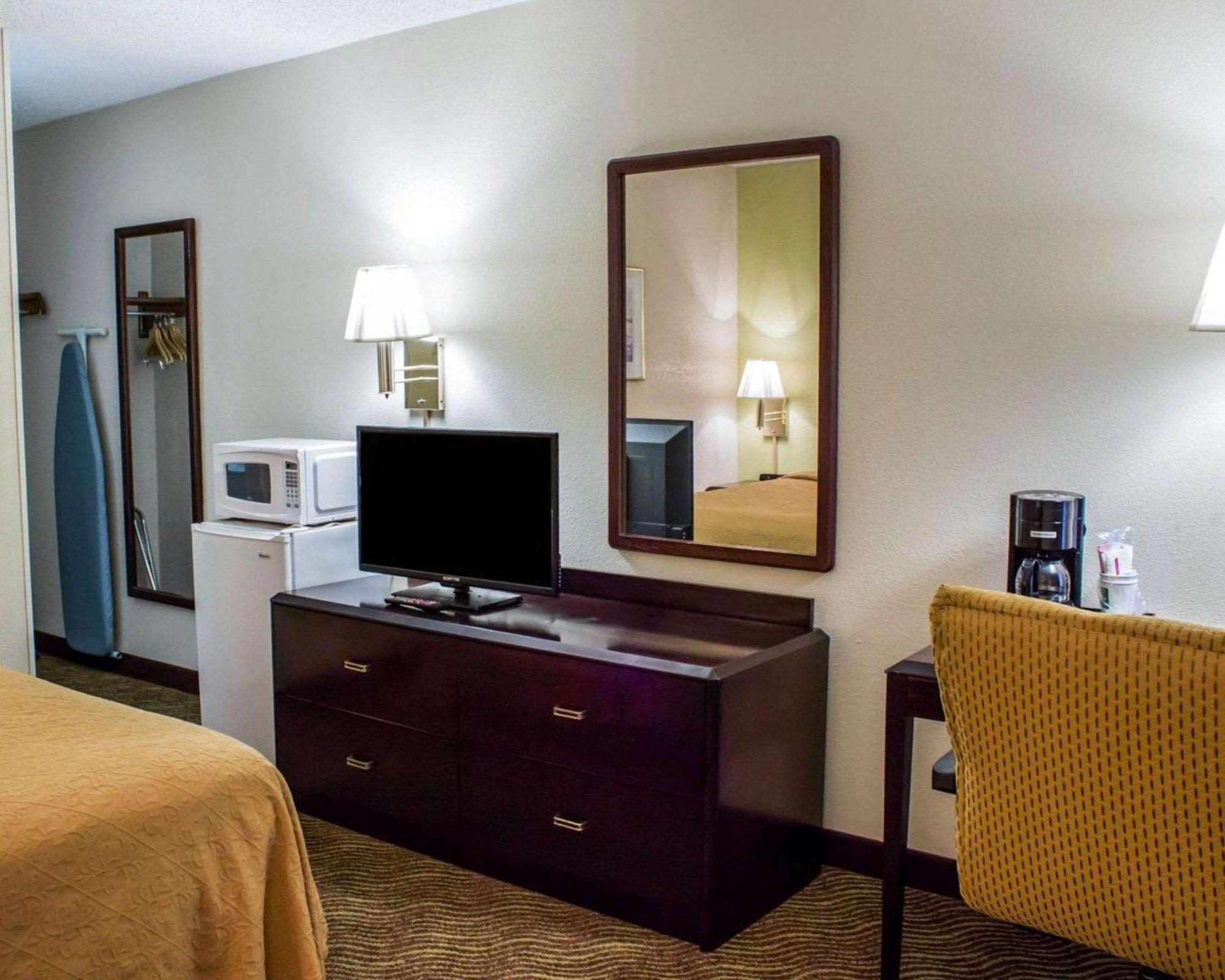 Quality Inn Rocky Mount Exteriör bild