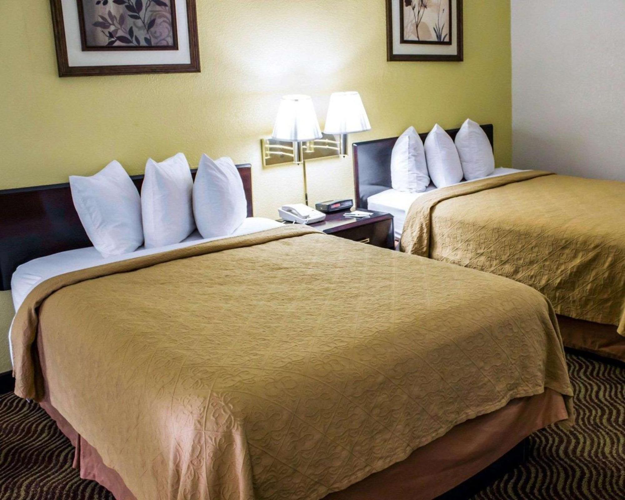 Quality Inn Rocky Mount Exteriör bild