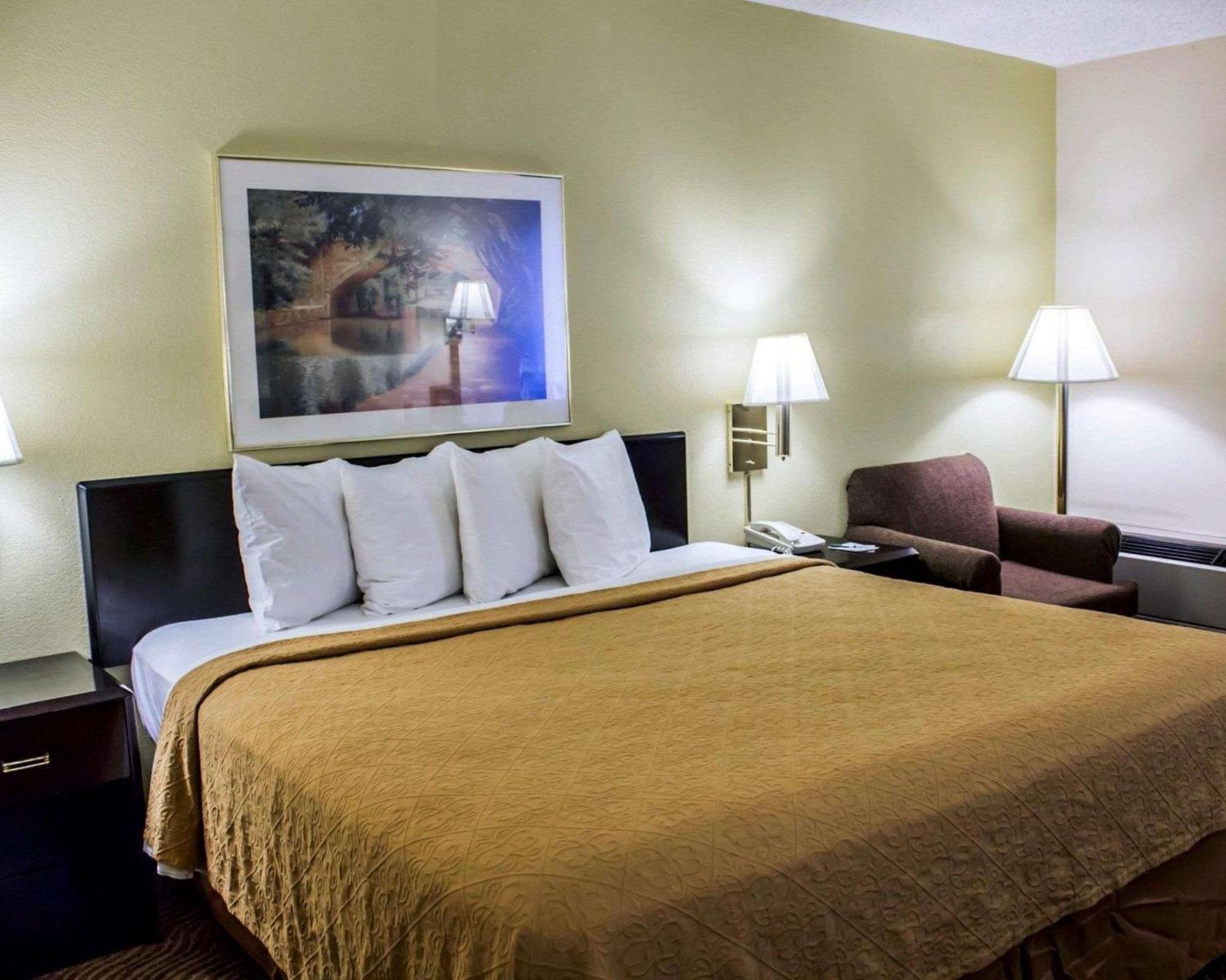 Quality Inn Rocky Mount Exteriör bild