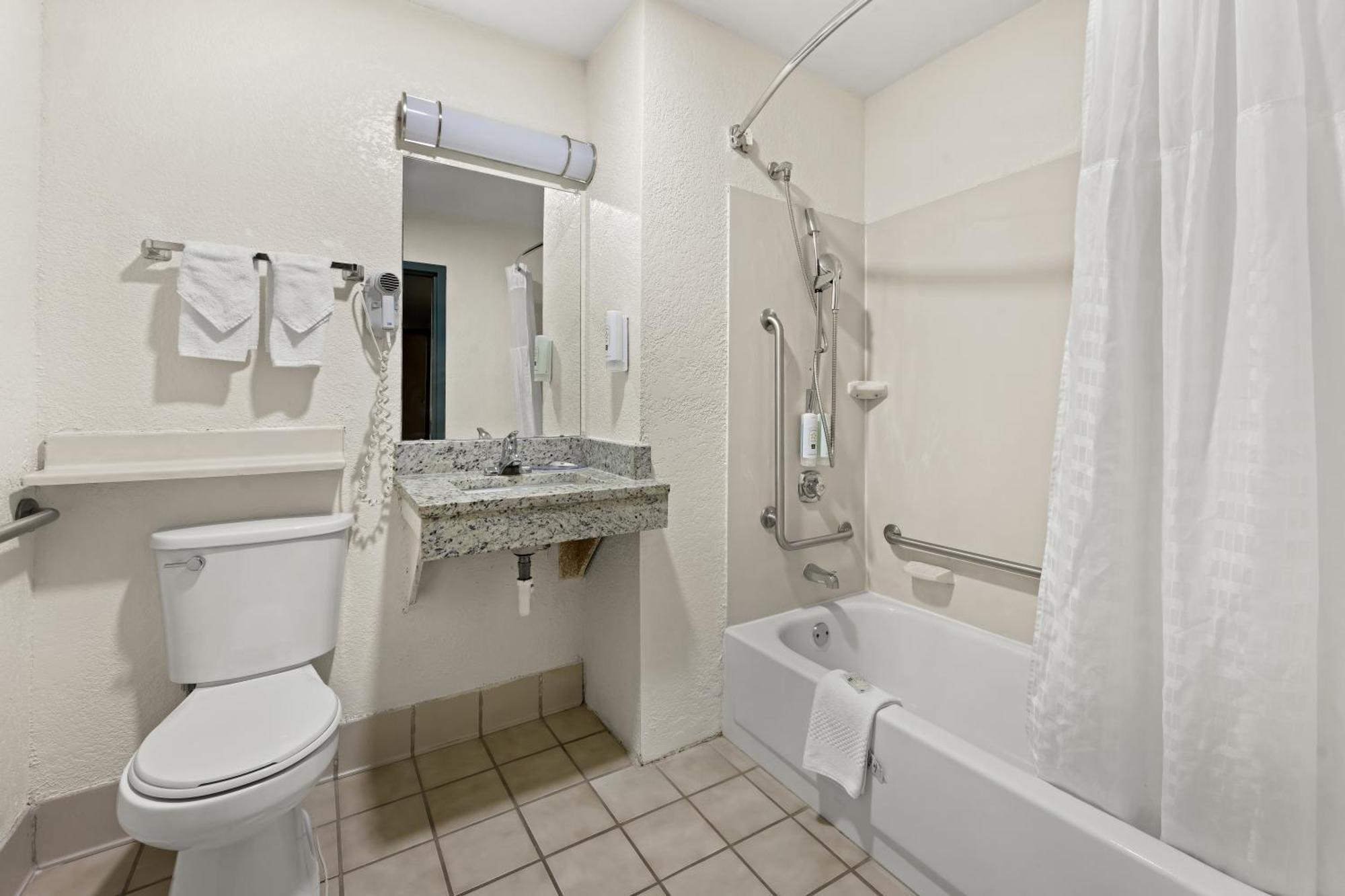 Quality Inn Rocky Mount Exteriör bild