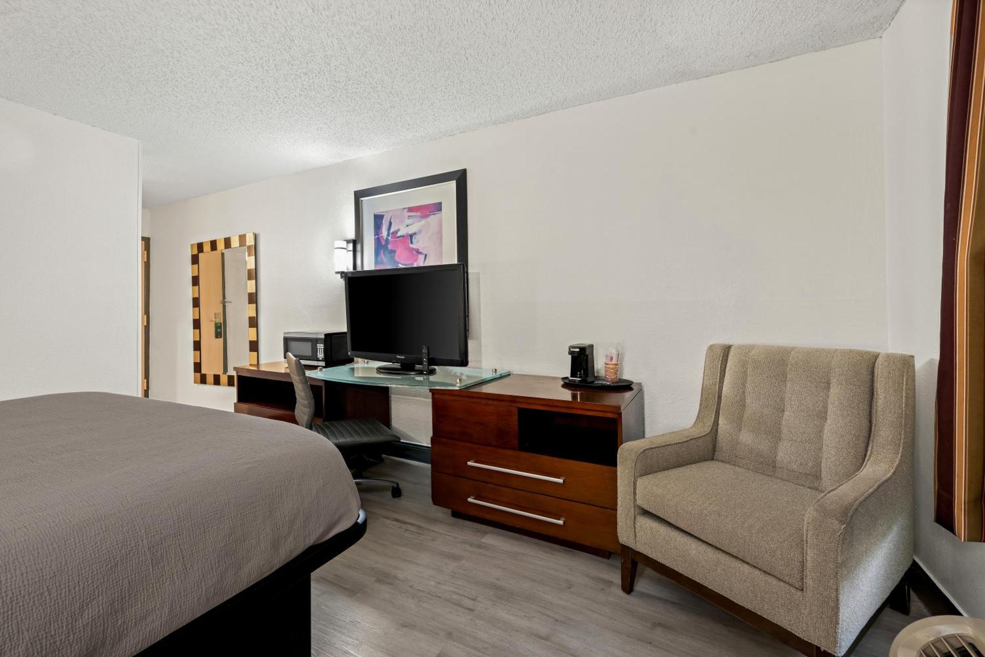 Quality Inn Rocky Mount Exteriör bild
